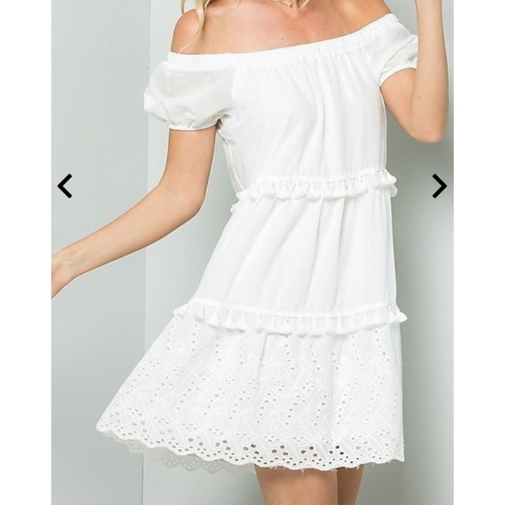 Women’s Short Off-Shoulder Eyelet Lace Dress
